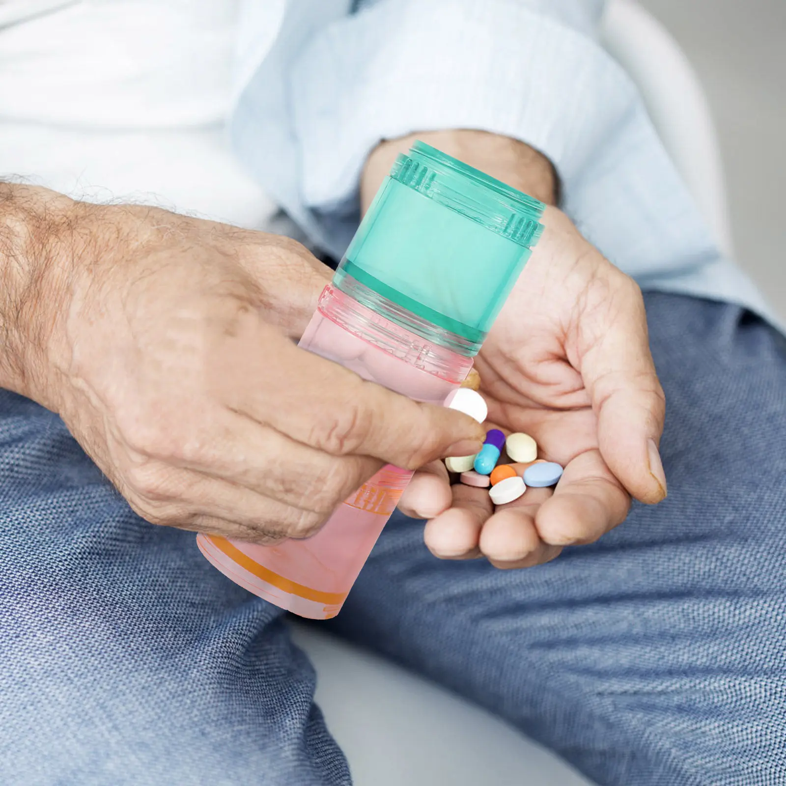 7 Grid Weekly Medicine Case Stackable Organizer Portable Plastic Storage Container Multi-Grid Holder for Tablets Vitamins
7 Grid Weekly Medicine Case Stackable Organizer Portable Plastic Storage Container Multi-Grid Holder for Tablets Vitamins