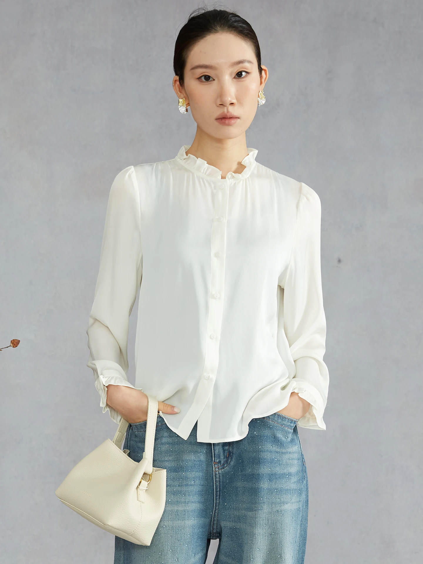 Ele Long Sve Silk irt Draped Loose Fit with Wood Ear Trim Original Design Age Defng Satin Elastic Fiber Women's Top
Ele Long Sve Silk irt Draped Loose Fit with Wood Ear Trim Original Design Age Defng Satin Elastic Fiber Women's Top