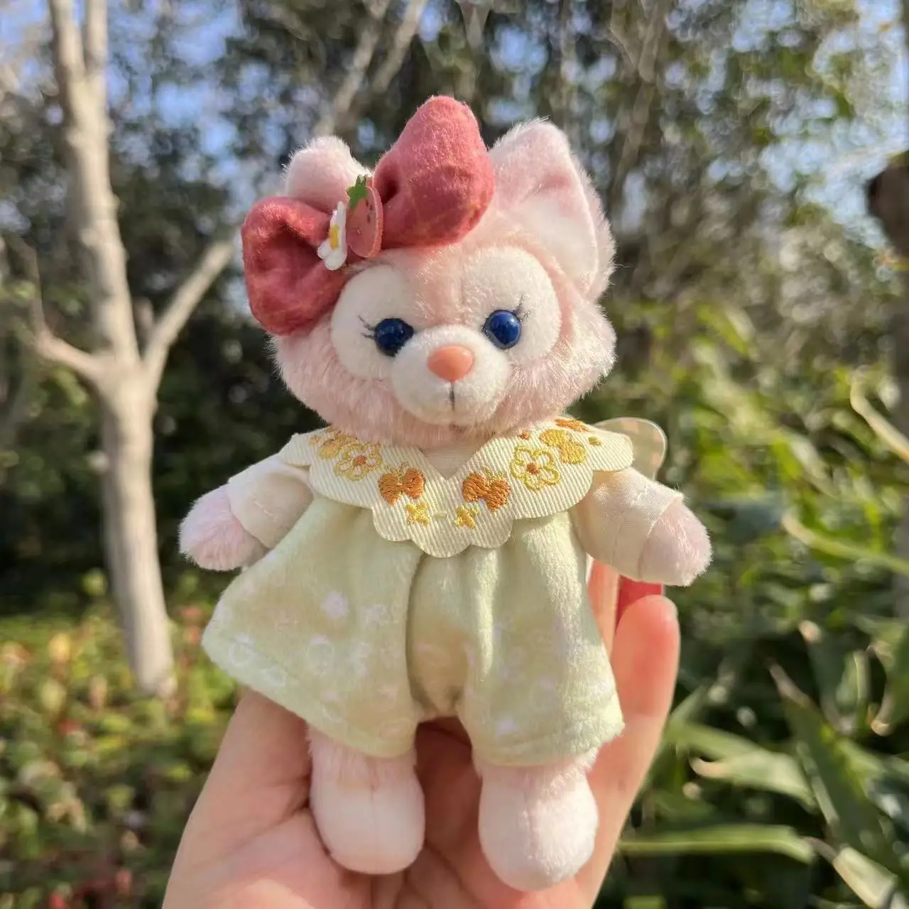 Плюшевый брелок Disney LinaBell в клубничной тематике, милый кулон-лис для сумки, подарок
Плюшевый брелок Disney LinaBell в клубничной тематике, милый кулон-лис для сумки, подарок