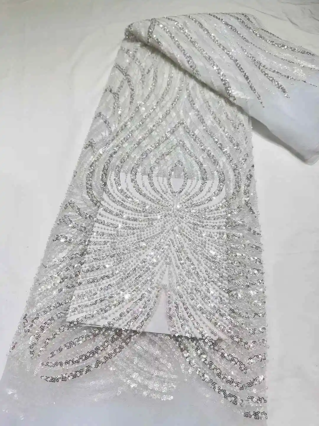 2025 New African French Nigerian High End Lace Fabric With Beads Sequins Mesh for Embroidery Wedding Party Bride Sewing Dress
2025 New African French Nigerian High End Lace Fabric With Beads Sequins Mesh for Embroidery Wedding Party Bride Sewing Dress