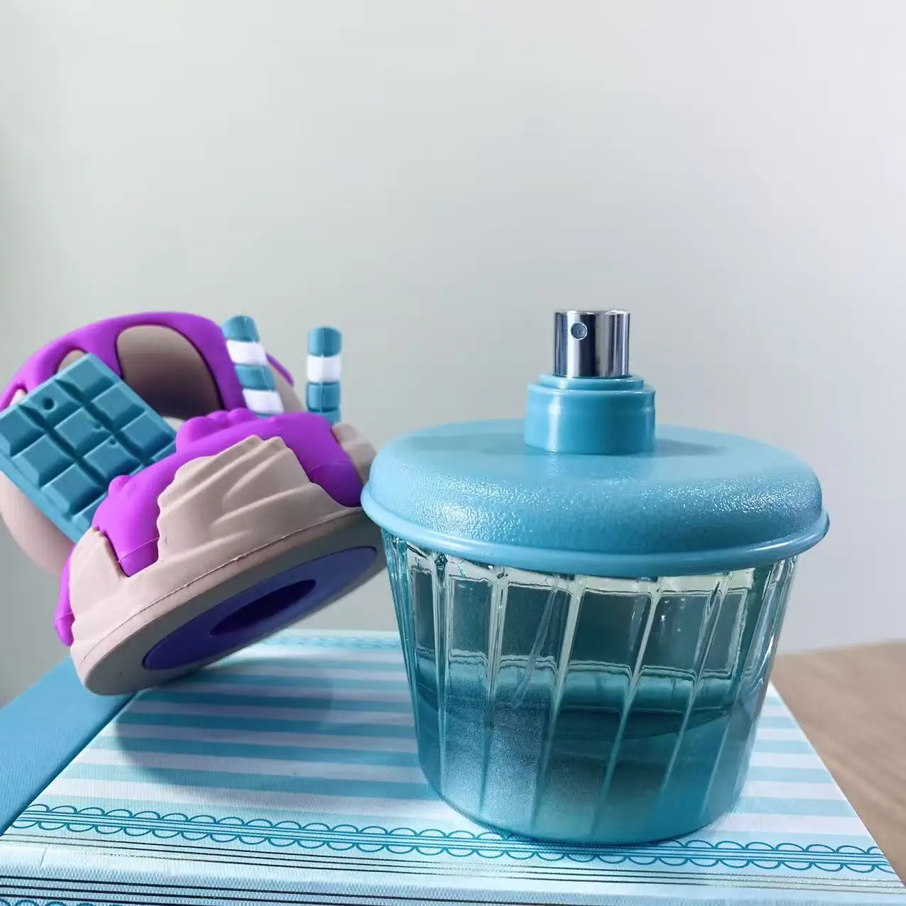 Latafa Vanilla Crazy Gift Food Series Легкая эссенция — 75 мл (2,5 унции жидкости) | Общие знакомства для мужчин и женщин.
Latafa Vanilla Crazy Gift Food Series Легкая эссенция — 75 мл (2,5 унции жидкости) | Общие знакомства для мужчин и женщин.