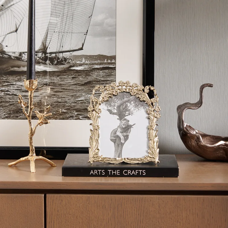 Creative light luxury gold silver bird branch candle holder jewelry plate, leaf plate high-end metal photo frame decorative
Creative light luxury gold silver bird branch candle holder jewelry plate, leaf plate high-end metal photo frame decorative