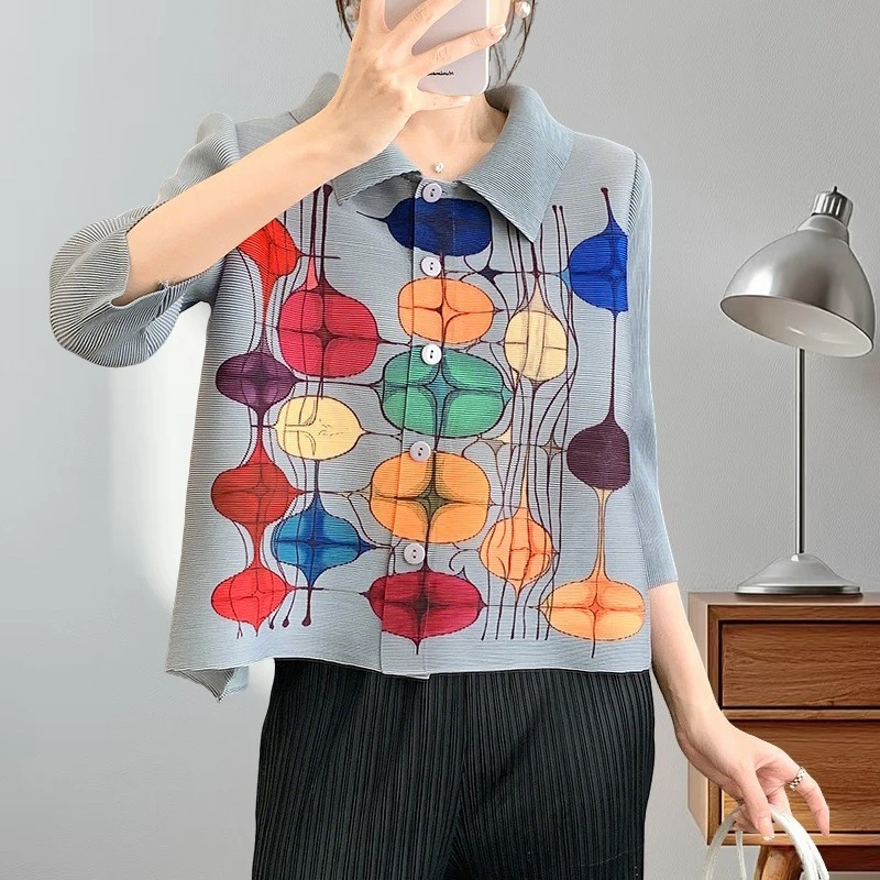 Новинка осени 2025 года, плиссированный кардиган Miyake с лацканами, однорядный, с несколькими пуговицами, в полоску, винтажный повседневный модный женский топ с длинными рукавами
Новинка осени 2025 года, плиссированный кардиган Miyake с лацканами, однорядный, с несколькими пуговицами, в полоску, винтажный повседневный модный женский топ с длинными рукавами