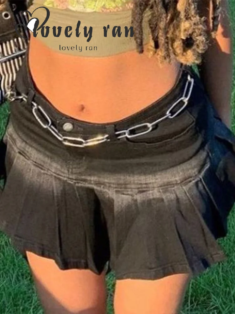 Y2K Denim Skirt Women Korean Pleated Empire Button Zipper Pocket Ruffle Mini Skirts Female 2025 Spring Summer Lady Streetwear
Y2K Denim Skirt Women Korean Pleated Empire Button Zipper Pocket Ruffle Mini Skirts Female 2025 Spring Summer Lady Streetwear