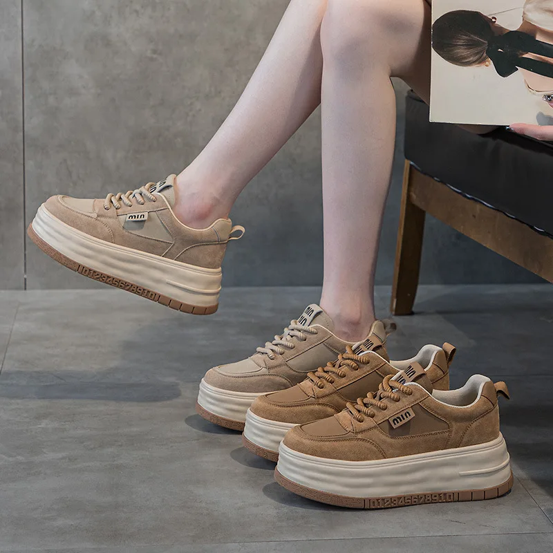high quality Women's Beige Suede Platform Sneakers New Casual Thick Sole Slip-On Shoes Retro Style Non-Slip Outdoor Sport Shoes
high quality Women's Beige Suede Platform Sneakers New Casual Thick Sole Slip-On Shoes Retro Style Non-Slip Outdoor Sport Shoes