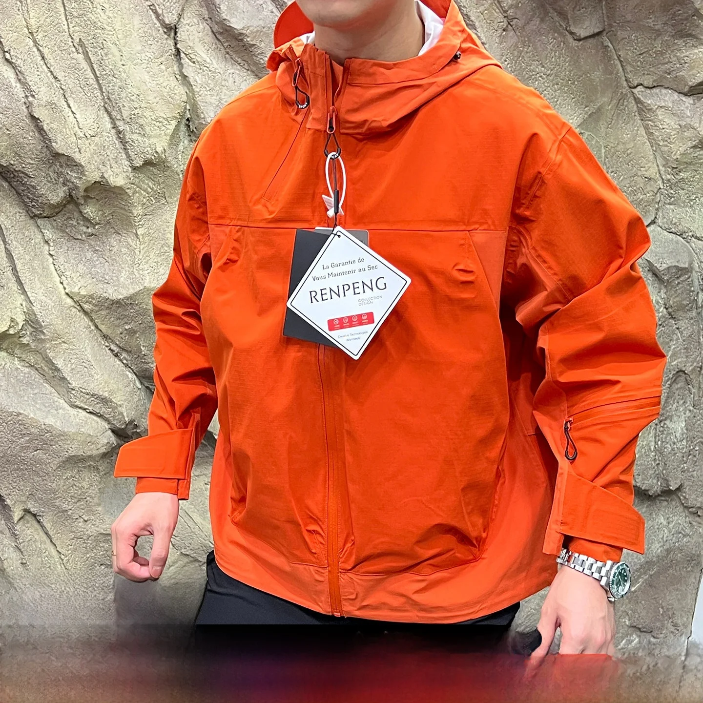 Уличная куртка Softshell с капюшоном, 3D-крой, ветрозащитная, водонепроницаемая, весенняя, из полиэфирного волокна, с длинными рукавами, стандартный крой
Уличная куртка Softshell с капюшоном, 3D-крой, ветрозащитная, водонепроницаемая, весенняя, из полиэфирного волокна, с длинными рукавами, стандартный крой