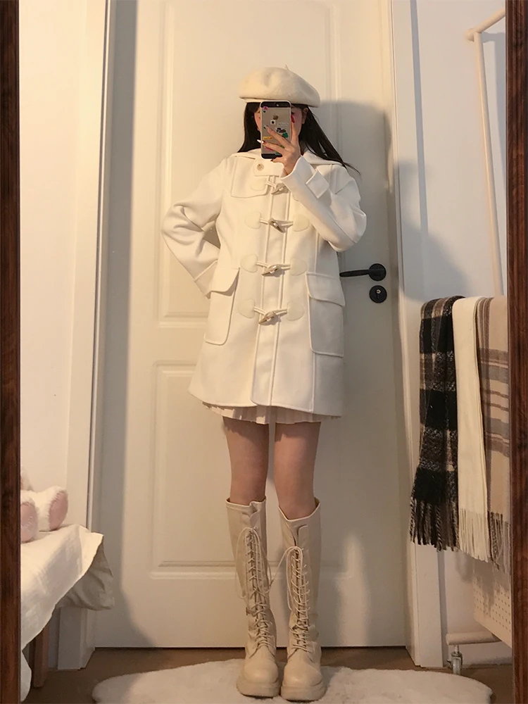 Academy Style Horn Buttoned Beige Woolen Coat Women's Winter New Medium Length Loose Woolen Coat Warmth Daily Polyester Fiber
Academy Style Horn Buttoned Beige Woolen Coat Women's Winter New Medium Length Loose Woolen Coat Warmth Daily Polyester Fiber