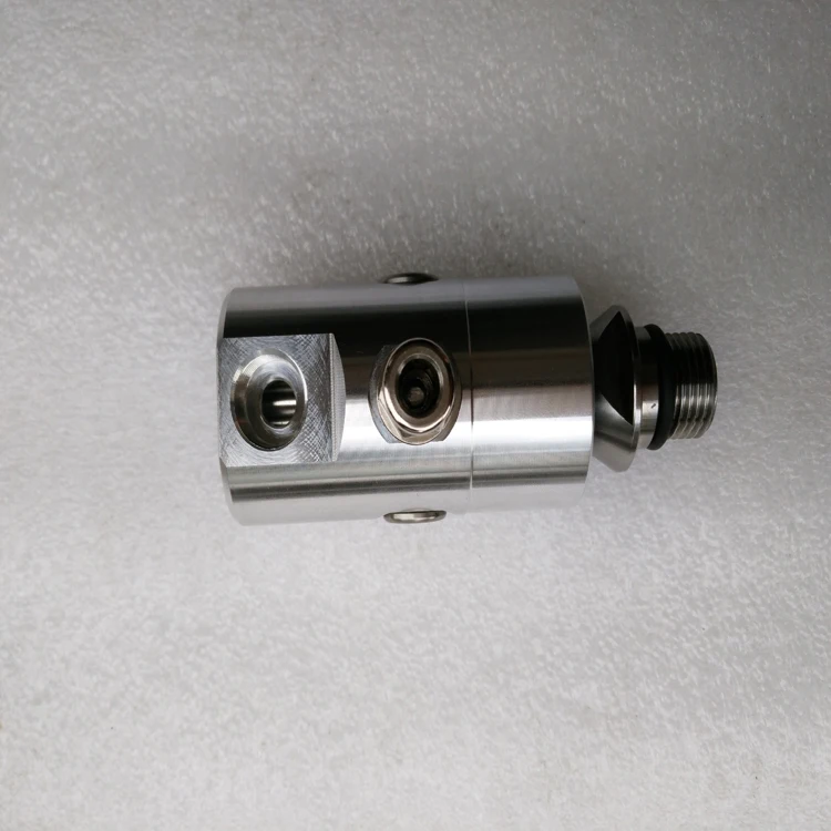 Center Outlet Rotary Joint Swivel Joint A08-1501-05L A10-1701-05L for Machining Centers
Center Outlet Rotary Joint Swivel Joint A08-1501-05L A10-1701-05L for Machining Centers