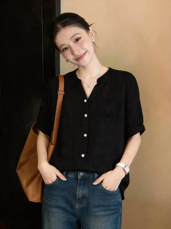 Elegant Black V-Neck Short Sleeve Shirt Women's Summer New Style plus Size Slimming Tummy Covering Top Korean Style Commute
Elegant Black V-Neck Short Sleeve Shirt Women's Summer New Style plus Size Slimming Tummy Covering Top Korean Style Commute