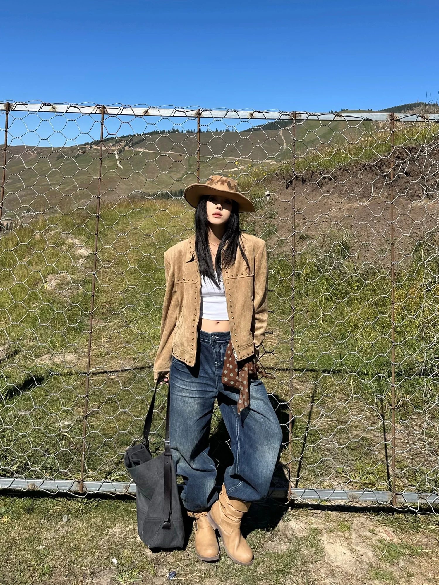 Falin X ort Leather Jaet Women's Casual Sle Rivet Decorated Thiened Nubu Spring Autumn Loose Top Zipper ket
Falin X ort Leather Jaet Women's Casual Sle Rivet Decorated Thiened Nubu Spring Autumn Loose Top Zipper ket