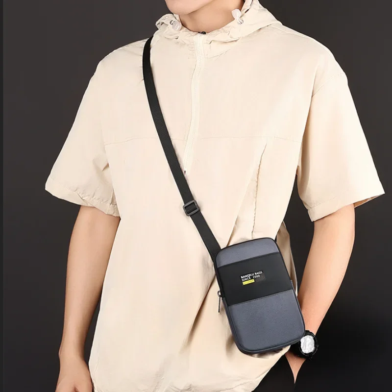 Men Polished Mini Crossbody Bag Summer Casual Nylon Vertical Square Cell Phone Bag Portable Simple Design Business Shoulder Bag
Men Polished Mini Crossbody Bag Summer Casual Nylon Vertical Square Cell Phone Bag Portable Simple Design Business Shoulder Bag