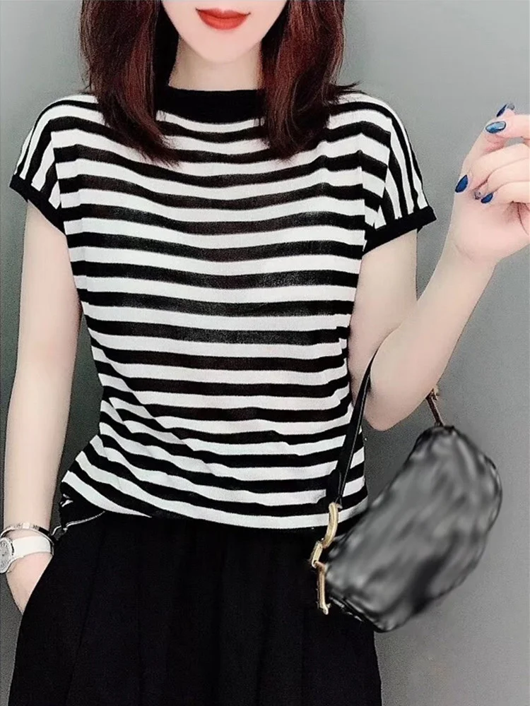 summer New ice silk loose short women's cool T shirt large size stripe round collar half sleeve Korean version
summer New ice silk loose short women's cool T shirt large size stripe round collar half sleeve Korean version