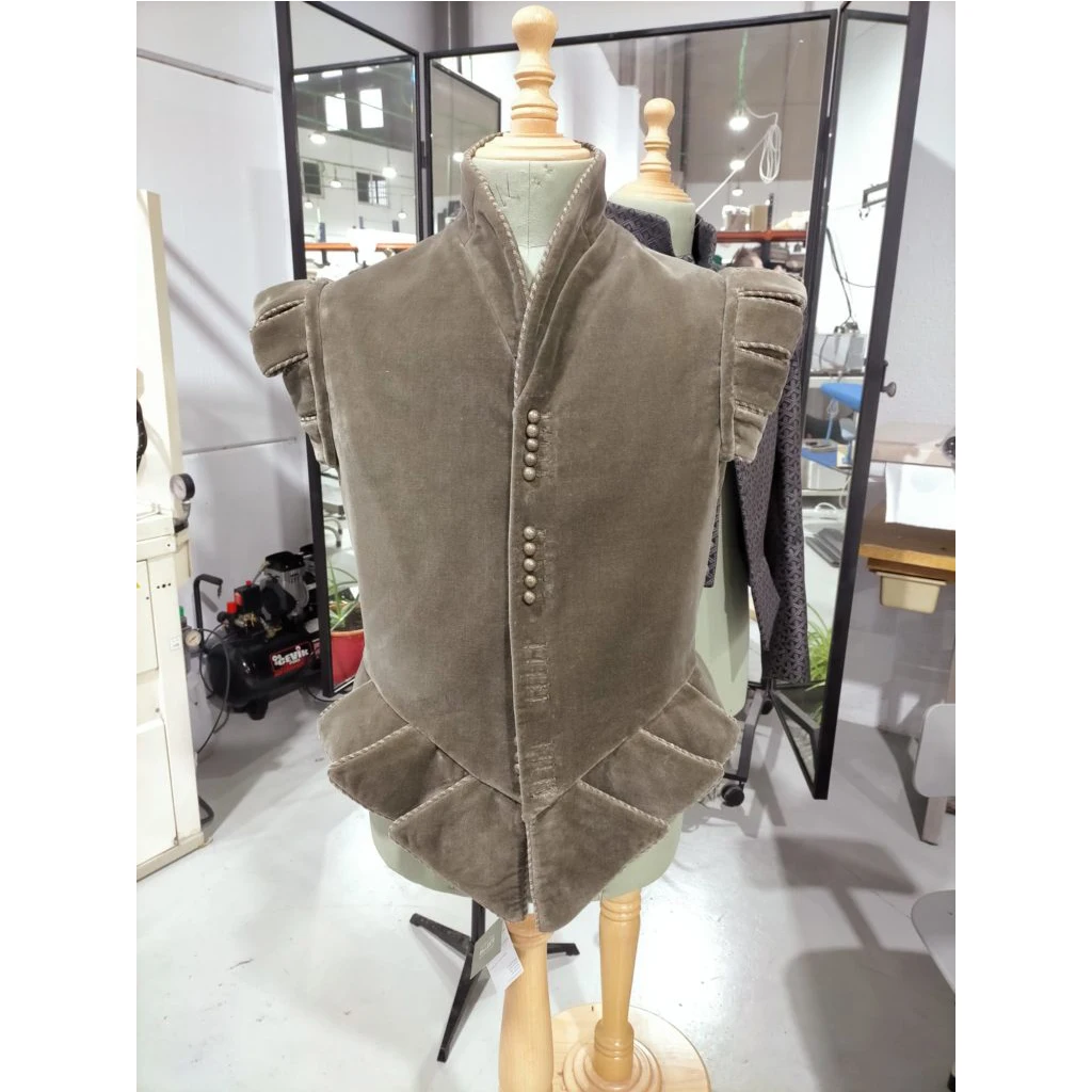 Custom Made Mary & George's Period Costume Tudor Elizabethan King Costume Historical Renaissance Nobleman Doublet Top
Custom Made Mary & George's Period Costume Tudor Elizabethan King Costume Historical Renaissance Nobleman Doublet Top