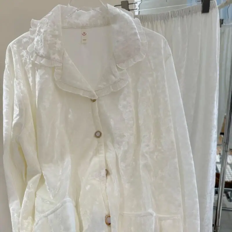 2025 осенне-зимняя одежда для сна, велюровый пижамный костюм, стиль принцессы, домашняя одежда, топ с кукольным воротником, брюки, 2 шт., бархатная одежда для дома
2025 осенне-зимняя одежда для сна, велюровый пижамный костюм, стиль принцессы, домашняя одежда, топ с кукольным воротником, брюки, 2 шт., бархатная одежда для дома