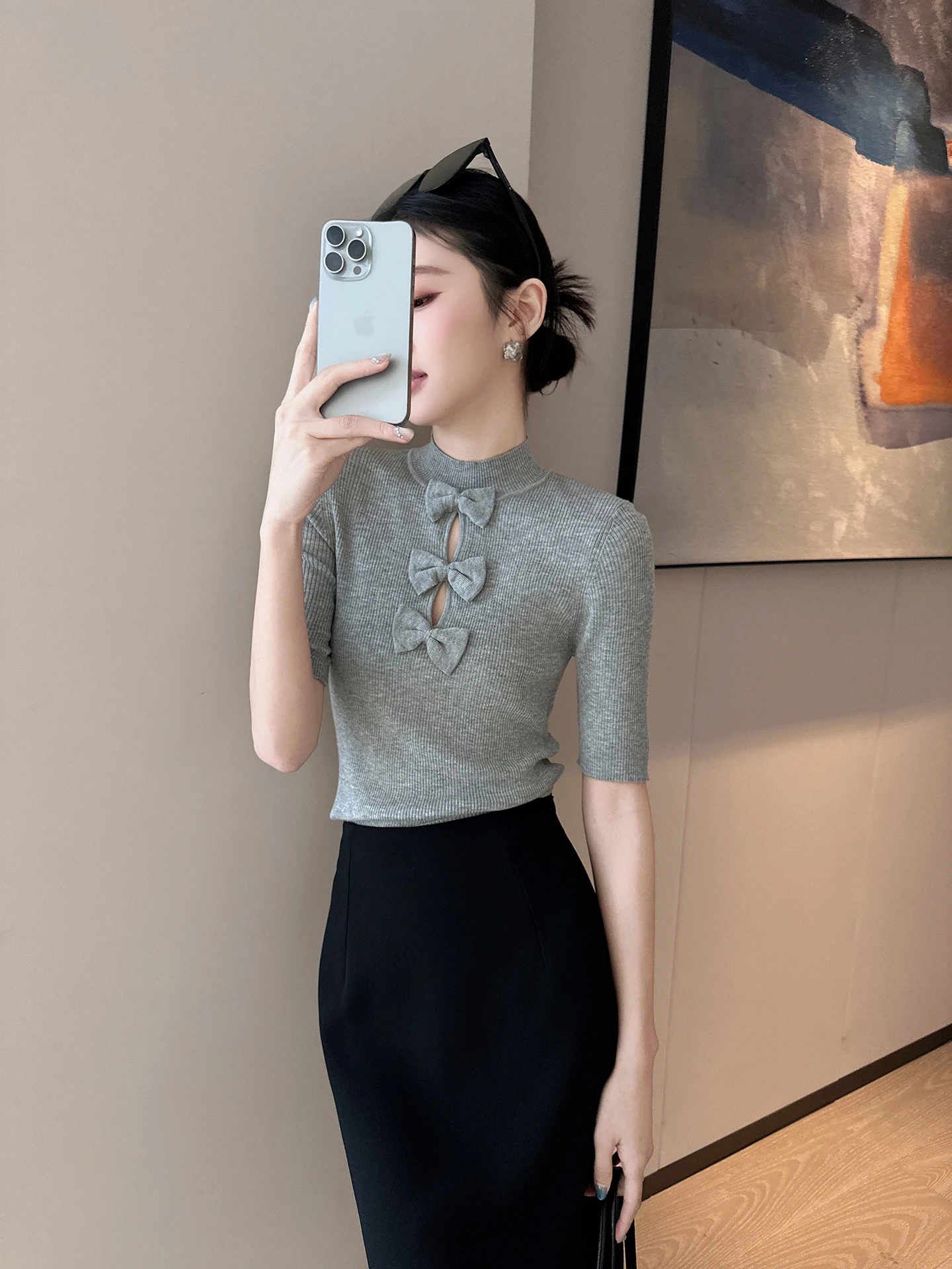 Gray Short Sleeve Knitted Shirt Women's Summer Soft Slim Knot Versatile Top Pin Stylish Casual Comfortable Breathable
Gray Short Sleeve Knitted Shirt Women's Summer Soft Slim Knot Versatile Top Pin Stylish Casual Comfortable Breathable