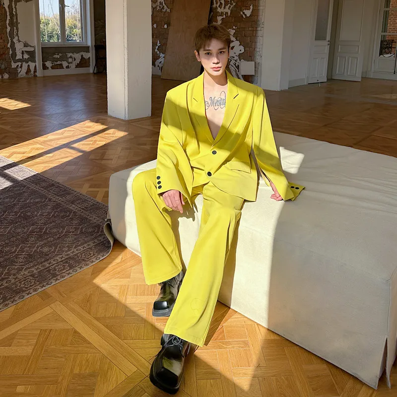 Желтый костюм-двойка в корейском стиле: мужской повседневный комплект для весны, молодежный, свободный крой, однотонный
Желтый костюм-двойка в корейском стиле: мужской повседневный комплект для весны, молодежный, свободный крой, однотонный