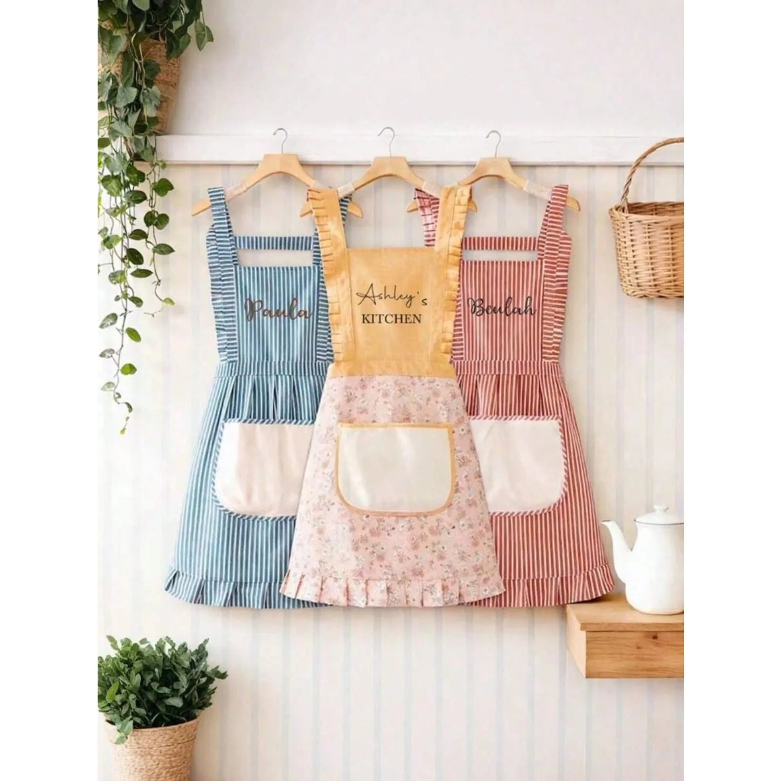 Name Apron With Edges, Baking Apron, Kitchen Apron, Chef Cooking Apron, Mother's Birthday Gift
Name Apron With Edges, Baking Apron, Kitchen Apron, Chef Cooking Apron, Mother's Birthday Gift
