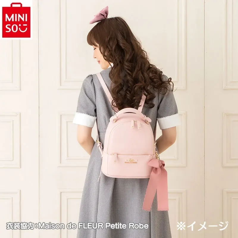 MINISO 2024 Fashion New Cartoon Helli Kitty Student Waterproof Backpack Women's High Quality Large Capacity Backpack
MINISO 2024 Fashion New Cartoon Helli Kitty Student Waterproof Backpack Women's High Quality Large Capacity Backpack