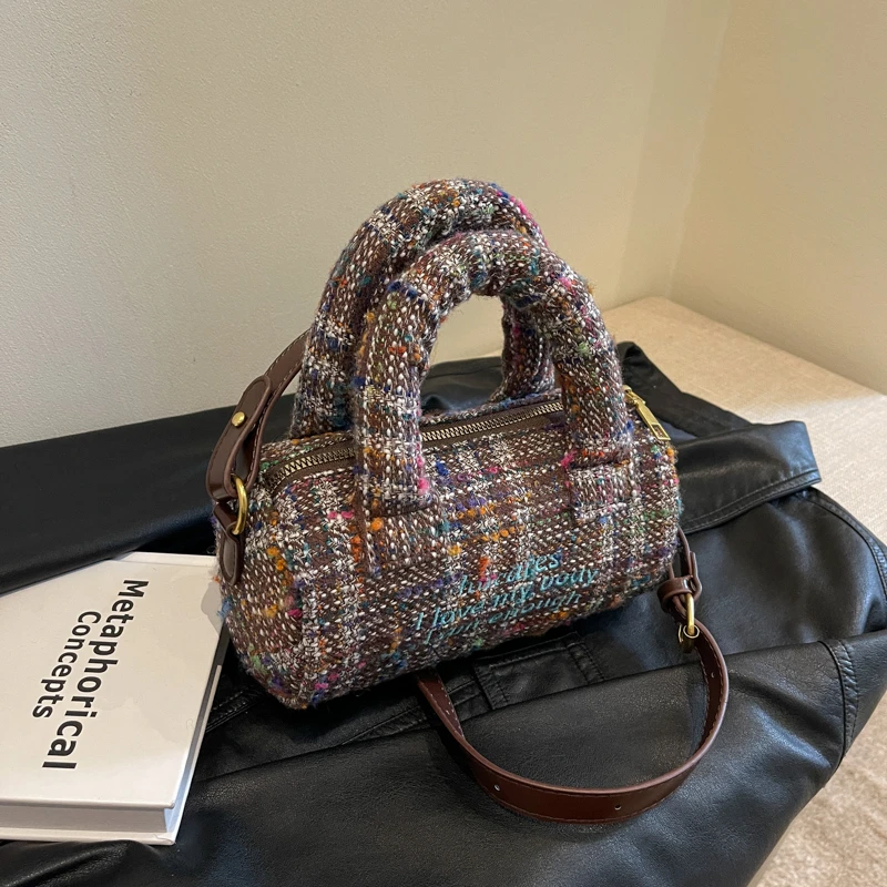Fashion Round Bags for Women Plaid Woolen Shoulder Bags Ladies Small Handbag Tote Luxury Designer Crossbody Phone Bag Female
Fashion Round Bags for Women Plaid Woolen Shoulder Bags Ladies Small Handbag Tote Luxury Designer Crossbody Phone Bag Female