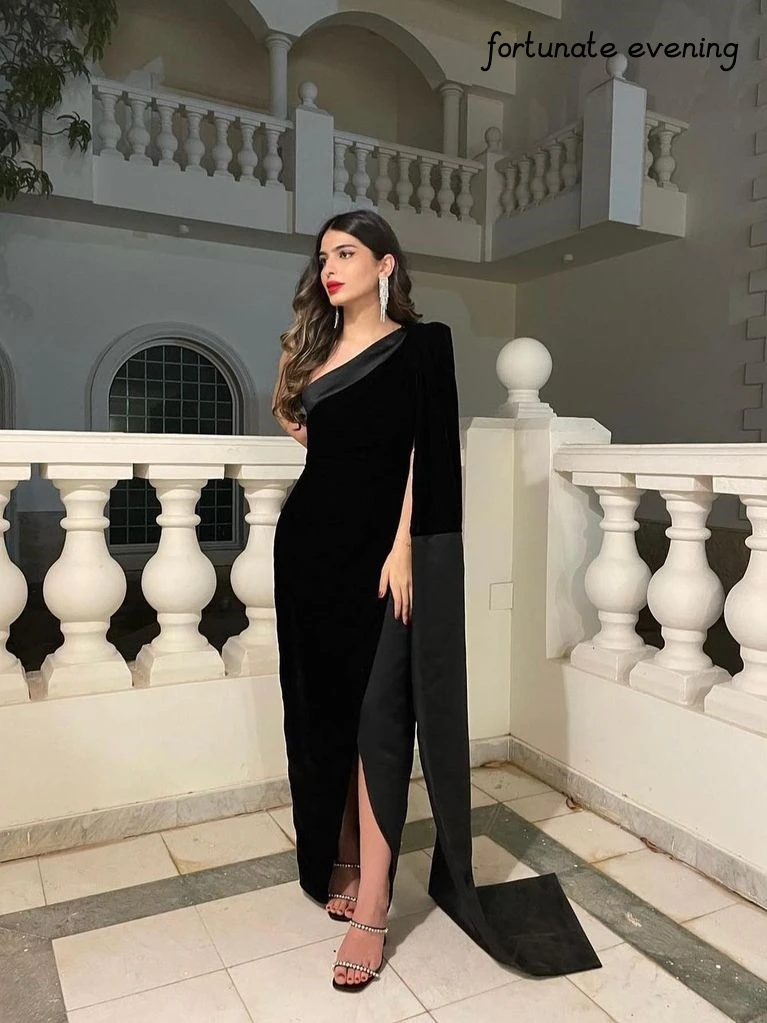 Fortunate Evening Elegant Vintage Simple Black One Shoulder Customized Formal Occasion Prom Dress Evening Party Gowns
Fortunate Evening Elegant Vintage Simple Black One Shoulder Customized Formal Occasion Prom Dress Evening Party Gowns