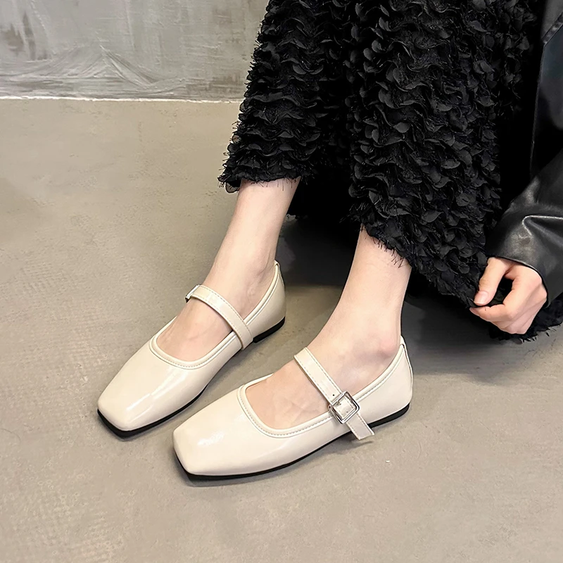 Women's flat fashion square toe spring fall button-down low heel shoes for ladies
Women's flat fashion square toe spring fall button-down low heel shoes for ladies