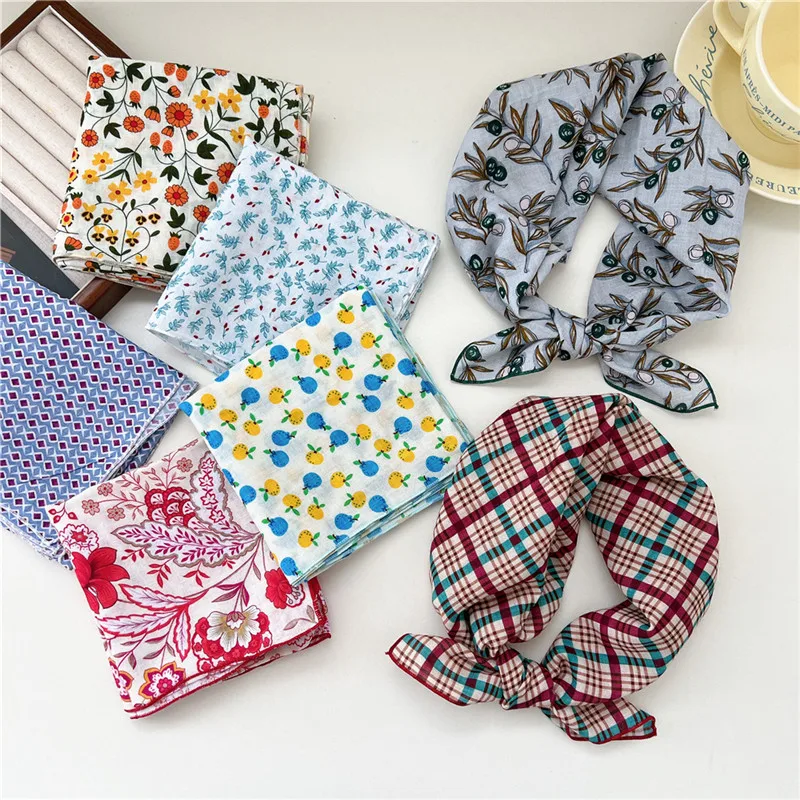 55cm Flower Geometric Pattern Kerchief Square Scarf Neckerchief Scarves Headscarf Bandanas Neck Wrap Headband Hairband for Women
55cm Flower Geometric Pattern Kerchief Square Scarf Neckerchief Scarves Headscarf Bandanas Neck Wrap Headband Hairband for Women