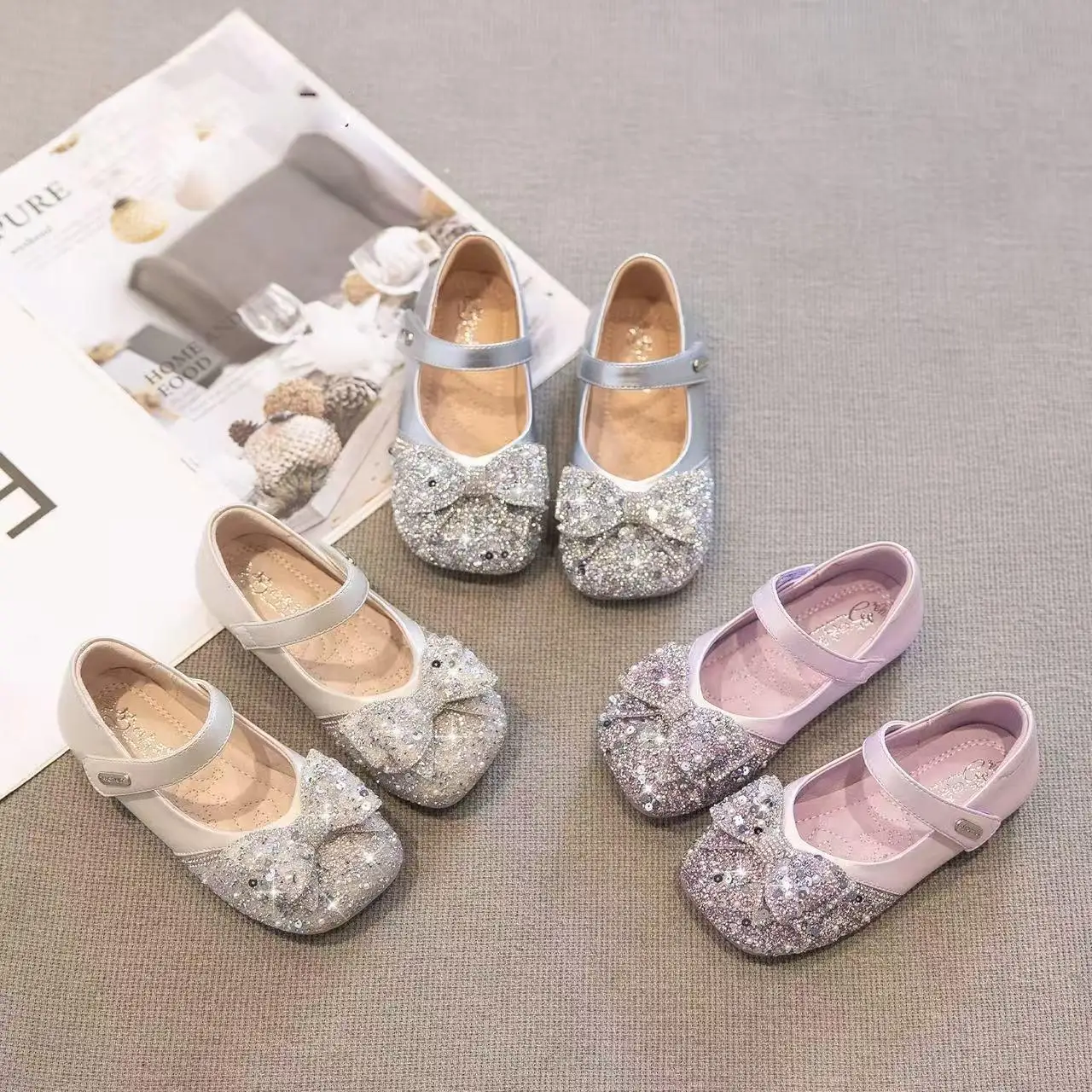 Kids'Casual Shoes Fashion Sandals PU Leather Sequin Bow Summer Shoes For Girls Breathable Hook and Loop Silver Shoes Size 23-33
Kids'Casual Shoes Fashion Sandals PU Leather Sequin Bow Summer Shoes For Girls Breathable Hook and Loop Silver Shoes Size 23-33