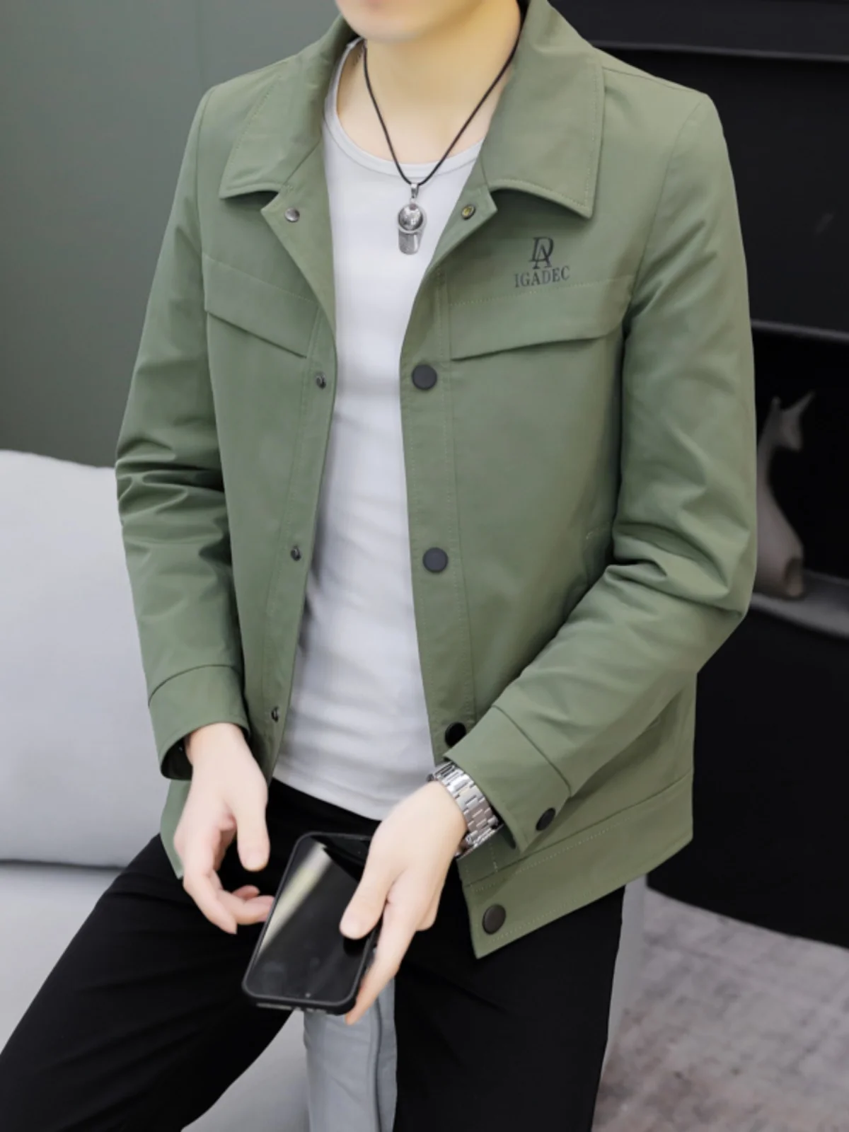 Мужская куртка весна-осень 2026: Новинка, стильная, высококачественная, с воротником-стойкой, легкая, люксовая, молодежная верхняя одежда
Мужская куртка весна-осень 2026: Новинка, стильная, высококачественная, с воротником-стойкой, легкая, люксовая, молодежная верхняя одежда