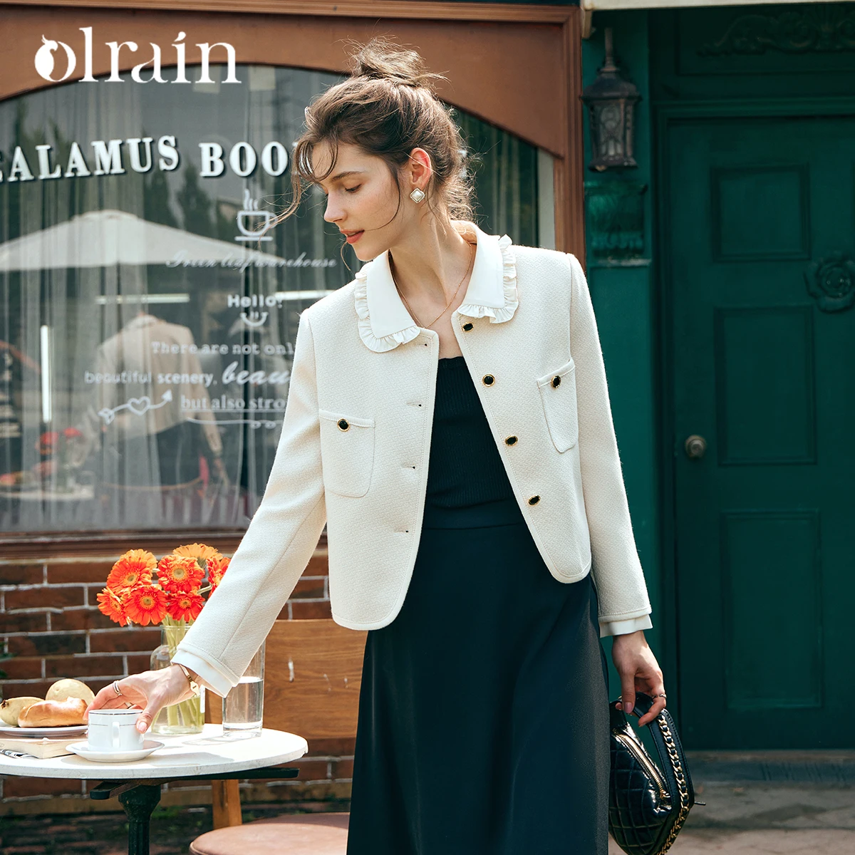 OLrain Office Lady V-neck Short Coats Elegant Loose Fashion Jackets Women's Autumn 2025 New Long Sleeves Lapel Tops G24CW8932
OLrain Office Lady V-neck Short Coats Elegant Loose Fashion Jackets Women's Autumn 2025 New Long Sleeves Lapel Tops G24CW8932