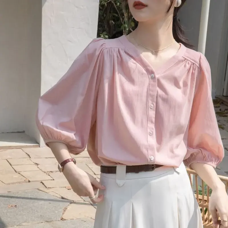 Women's Summer New Puff Short Sleeved Design Chic Top Five Point Sleeve V-neck Chiffon Shirt
Women's Summer New Puff Short Sleeved Design Chic Top Five Point Sleeve V-neck Chiffon Shirt