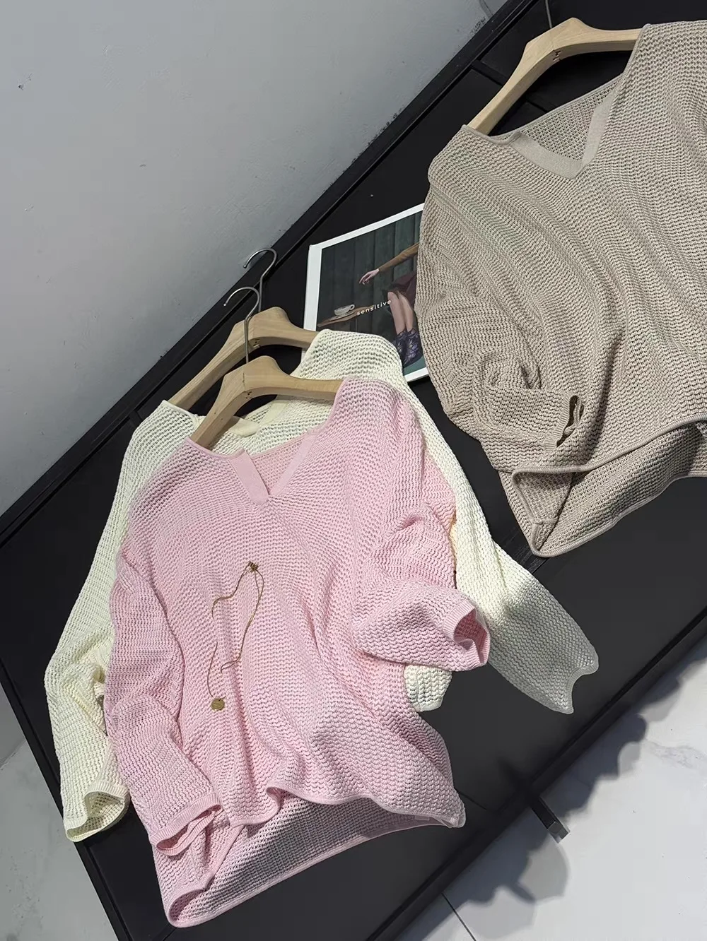 Sun Protection Knitted Long Sleeve Shirt Women's Loose Fit Linen Rayon Blend Thin Top V-Neck T-Shirt Style Commute Wear
Sun Protection Knitted Long Sleeve Shirt Women's Loose Fit Linen Rayon Blend Thin Top V-Neck T-Shirt Style Commute Wear