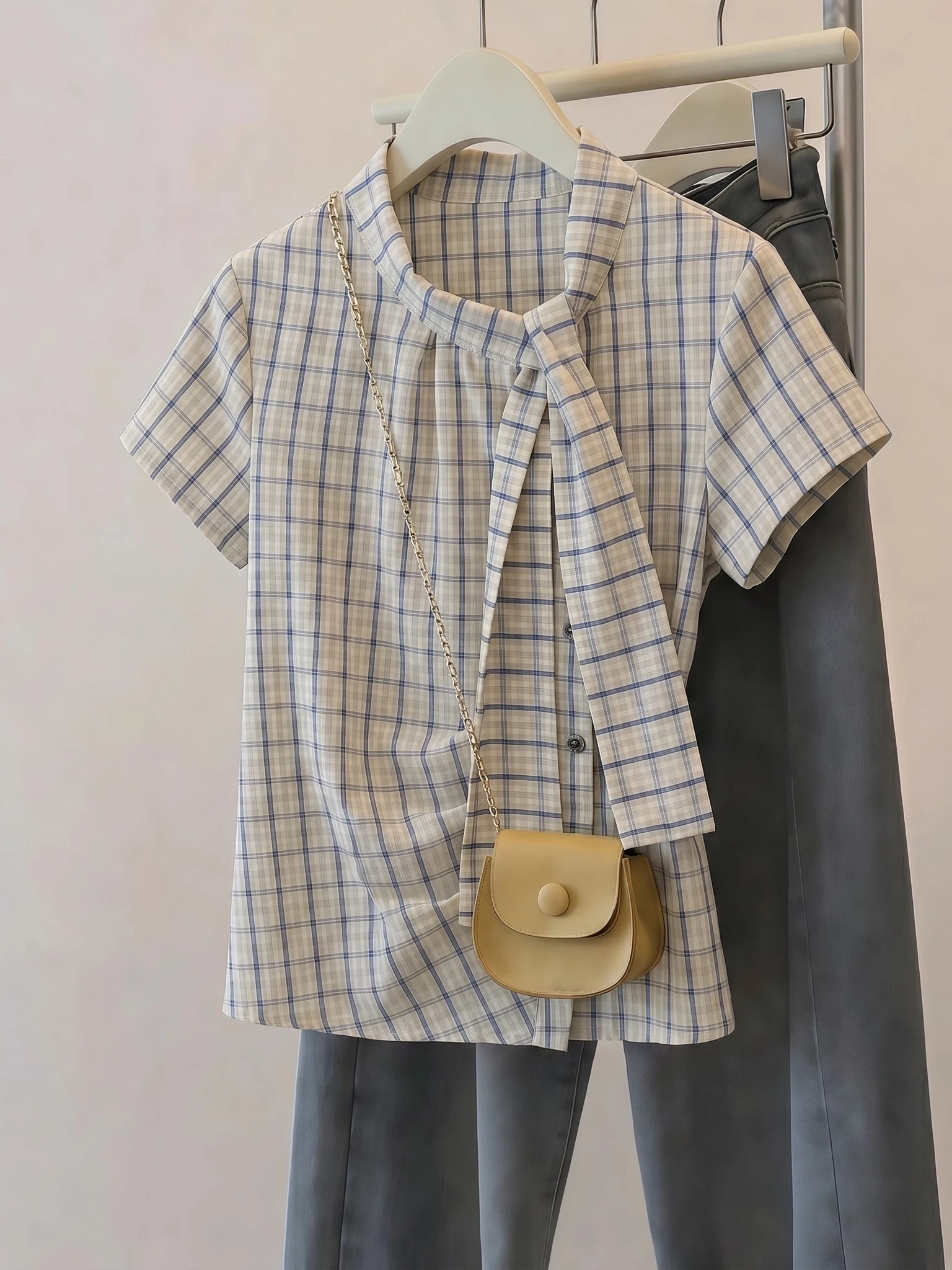 Korean Style Plaid Short Sleeve Shirt Women's plus Size Summer New Style Slimming Top for Younger Look Commute Wind Loose Fit
Korean Style Plaid Short Sleeve Shirt Women's plus Size Summer New Style Slimming Top for Younger Look Commute Wind Loose Fit