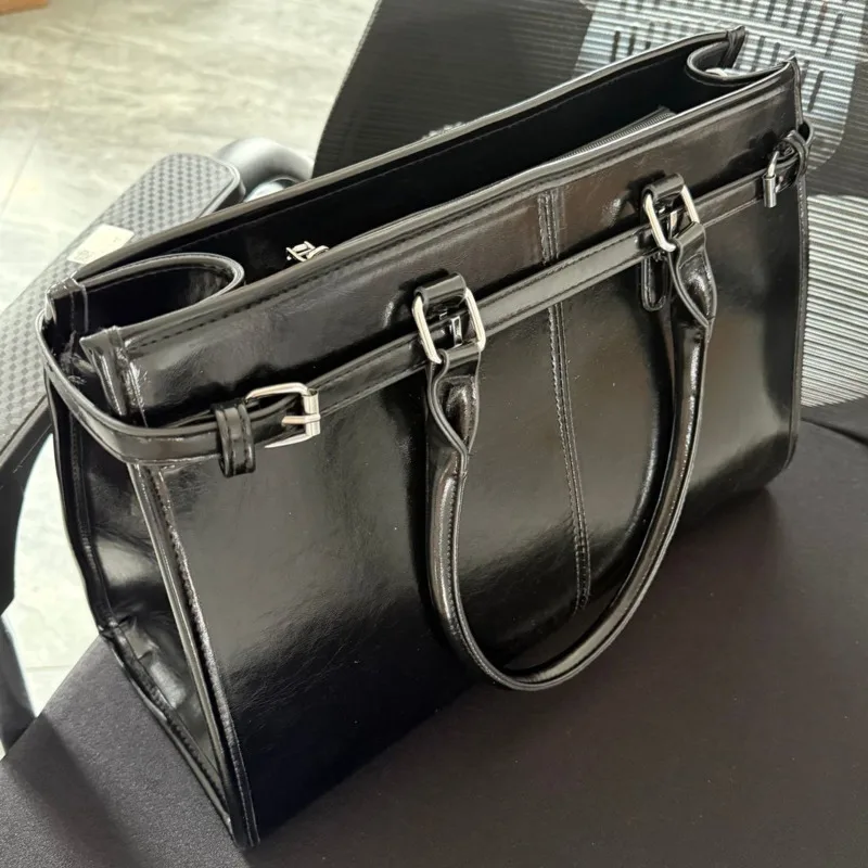 Ремень Модный дизайн Y2k Сумка для девочек Высокое качество Большая вместительная сумка из искусственной кожи Harajuku Сумки Черные сумки в стиле панк для женщин
Ремень Модный дизайн Y2k Сумка для девочек Высокое качество Большая вместительная сумка из искусственной кожи Harajuku Сумки Черные сумки в стиле панк для женщин