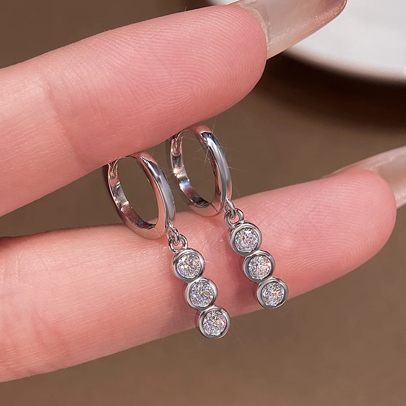 KNB 3.5mm Real Moissanite Diamond Hoop Earrings for Woman 925 Sterling Silver Dating Anniversary Gift Daily Girls Fine Jewelry
KNB 3.5mm Real Moissanite Diamond Hoop Earrings for Woman 925 Sterling Silver Dating Anniversary Gift Daily Girls Fine Jewelry