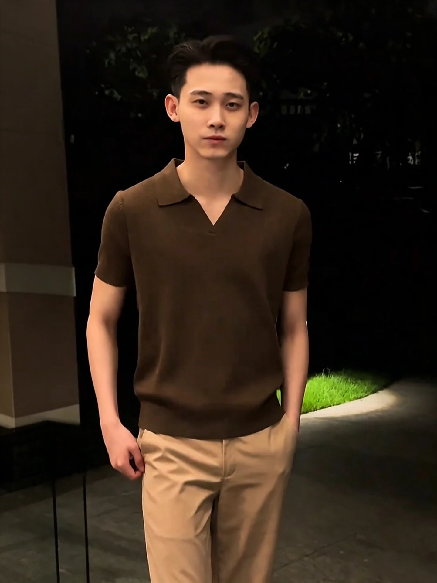 Khaki Seagull Collar Shirt Short Sleeve Men's Summer Thin Knitted Half Sleeve V-neck T-shirt Breathable Casual Fashion
Khaki Seagull Collar Shirt Short Sleeve Men's Summer Thin Knitted Half Sleeve V-neck T-shirt Breathable Casual Fashion