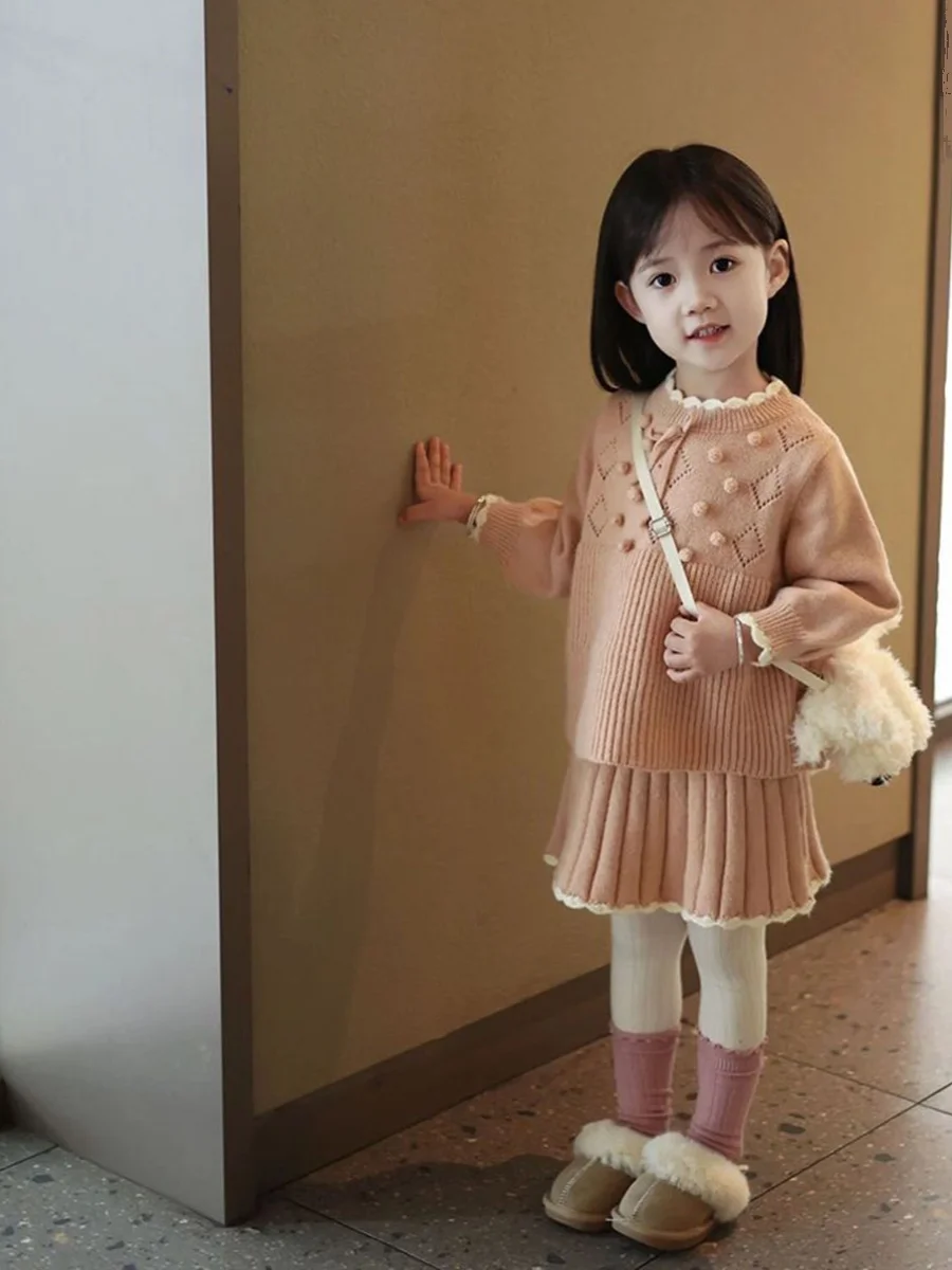 Girls Suits 2024 Autumn and Winter New Pink Ball Knitted Sweater Half Skirt Sweet Top Skirt Baby Girls Two-piece Set Clothes
Girls Suits 2024 Autumn and Winter New Pink Ball Knitted Sweater Half Skirt Sweet Top Skirt Baby Girls Two-piece Set Clothes
