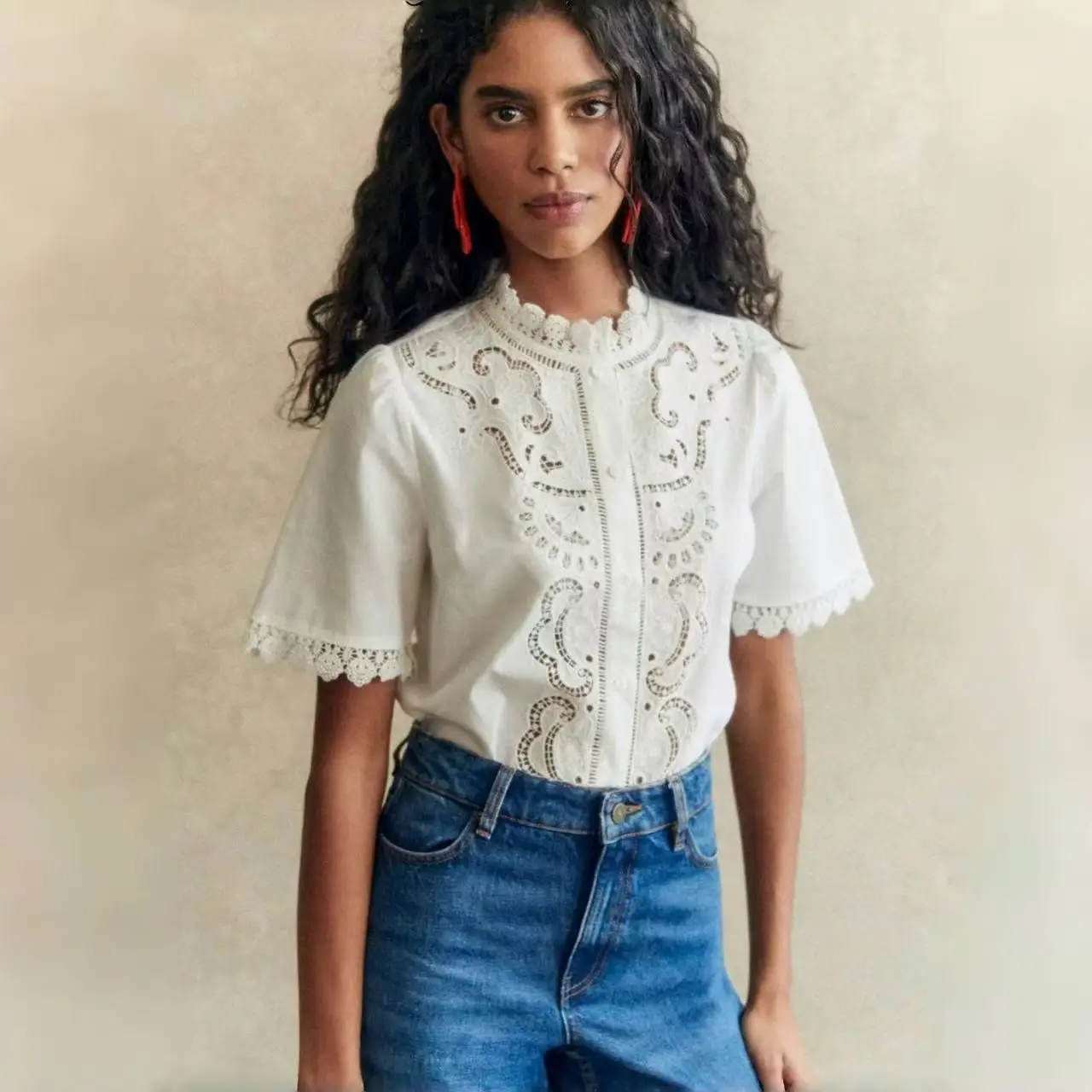 Paris Seza Lace Trimmed Embroidered Hollow out White Shirt French Style Loose Fit Pure Cotton Short Sleeve Women's Shirt
Paris Seza Lace Trimmed Embroidered Hollow out White Shirt French Style Loose Fit Pure Cotton Short Sleeve Women's Shirt