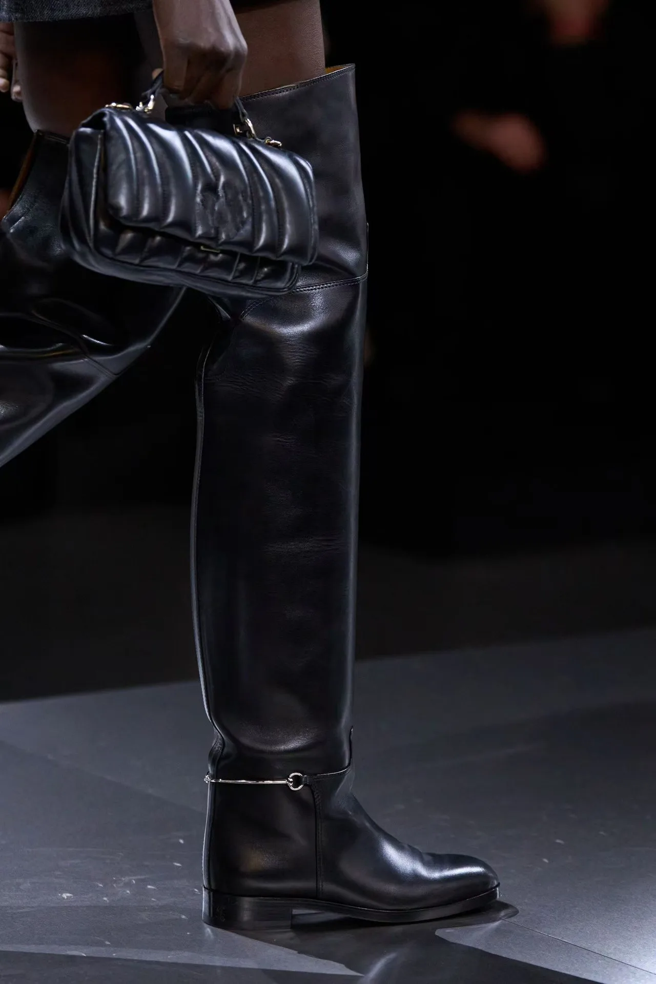 New Metal Decoration Over The Knee Boots Women Round Toe Chunky Heel Slip On Long Boots 2025 Spring New Fashion Designer Boot
New Metal Decoration Over The Knee Boots Women Round Toe Chunky Heel Slip On Long Boots 2025 Spring New Fashion Designer Boot