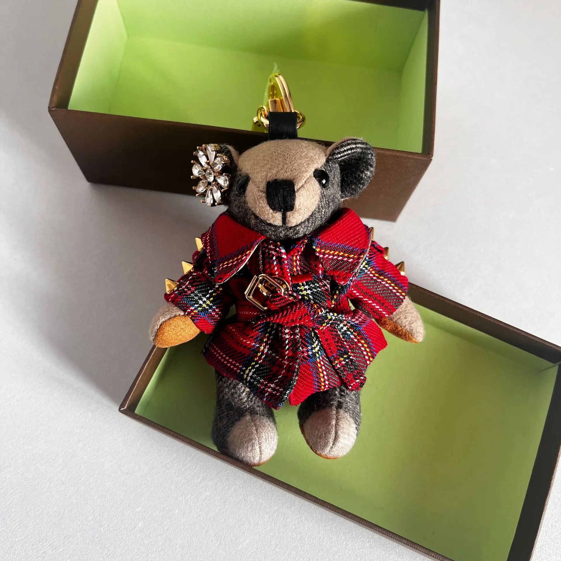 New bear pendant cashmere teddy bear doll car keychain car hanging couple bag pendant ornaments 
New bear pendant cashmere teddy bear doll car keychain car hanging couple bag pendant ornaments