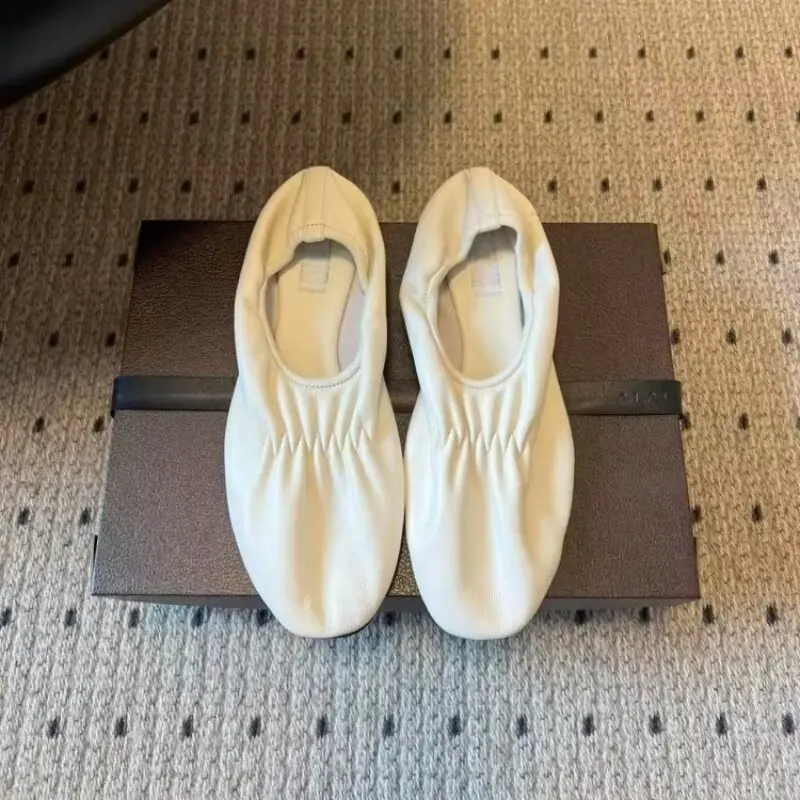 Designer Brand Original French Leather Pleated Ballet Shoes, Women's Flat Bottomed Round Toe Comfortable One Foot Sole Shoes
Designer Brand Original French Leather Pleated Ballet Shoes, Women's Flat Bottomed Round Toe Comfortable One Foot Sole Shoes