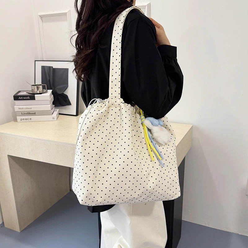 New Polka Dot Korean Style Small Batch Crossbody Bag Women Tote Bag Portable Large Capacity Sports Yoga Bag
New Polka Dot Korean Style Small Batch Crossbody Bag Women Tote Bag Portable Large Capacity Sports Yoga Bag