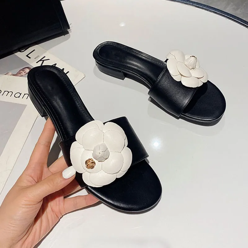 Designer Women's Shoes New Exquisite Flower Low Heeled Slippers for Woman French Style Casual Shoes Designer Shoes Zapatos Mujer
Designer Women's Shoes New Exquisite Flower Low Heeled Slippers for Woman French Style Casual Shoes Designer Shoes Zapatos Mujer
