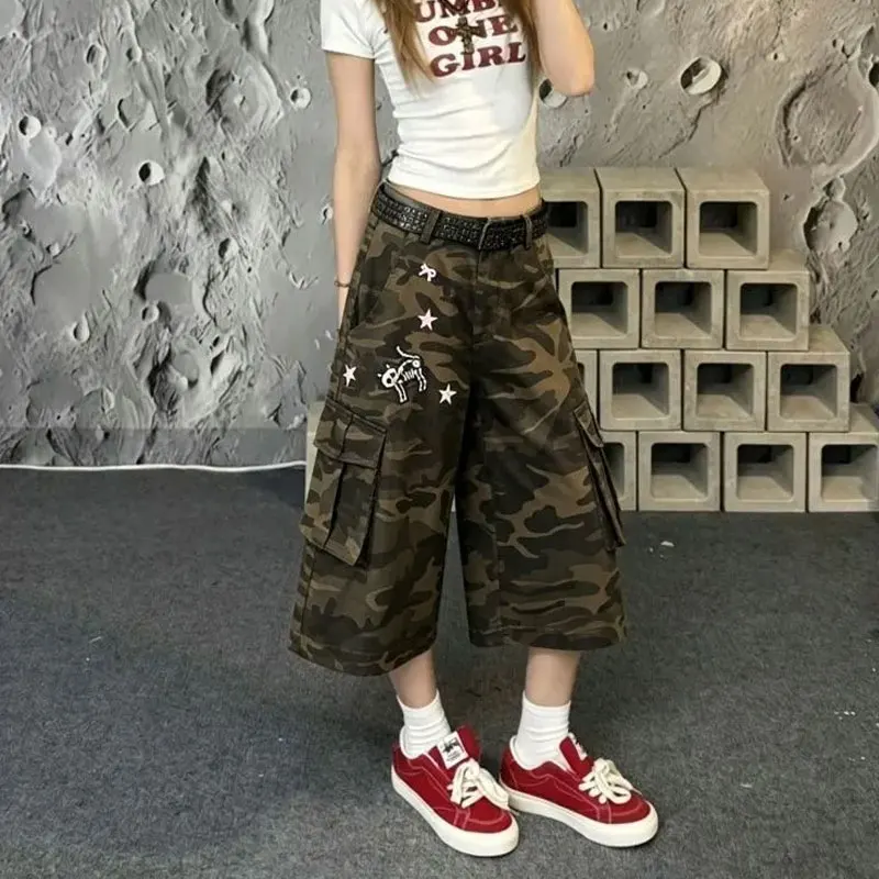 Female Clothing Vintage Camouflage Jeans Fashionable Embroidery Summer Wash American Wide Leg Pockets Straight Denim Capri Pants
Female Clothing Vintage Camouflage Jeans Fashionable Embroidery Summer Wash American Wide Leg Pockets Straight Denim Capri Pants