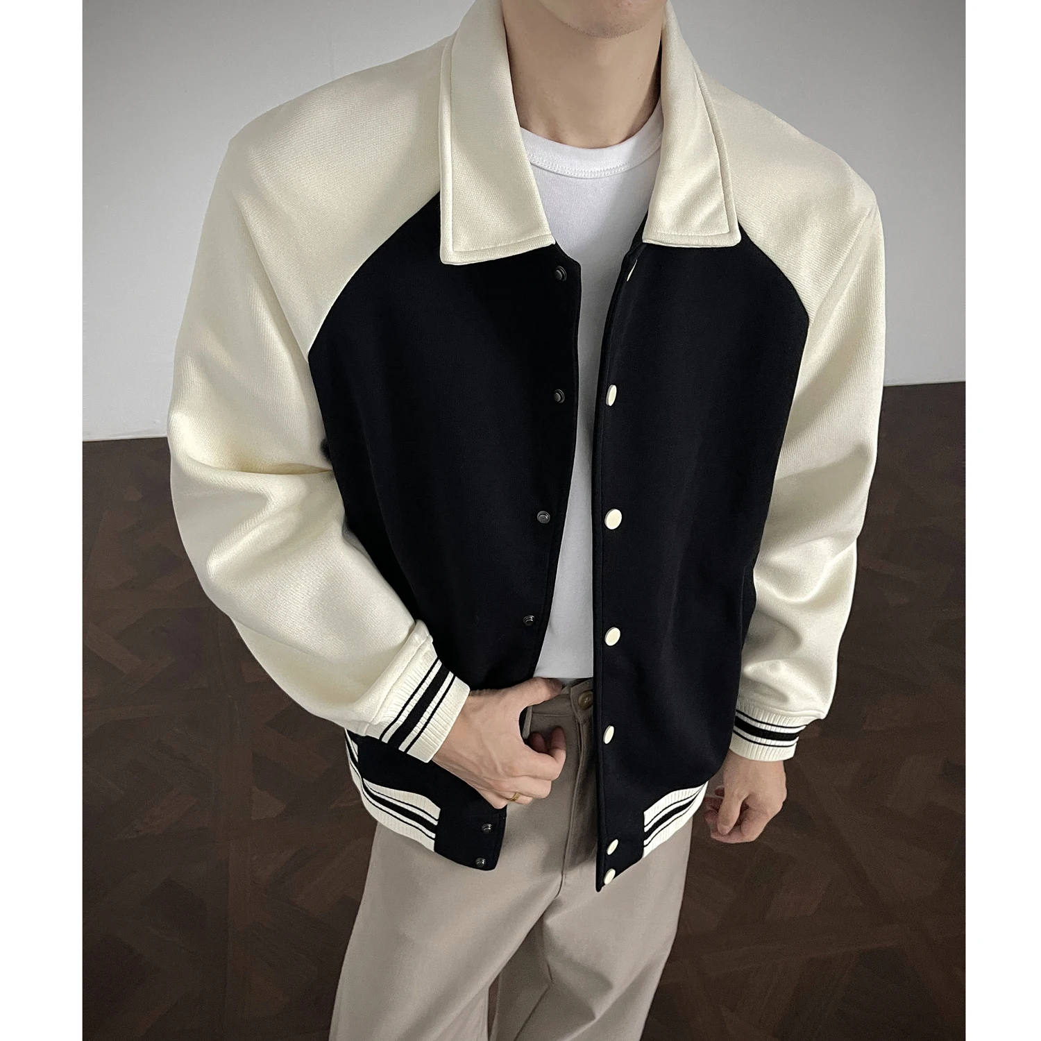 Men's Heavyweight 420g Box-Fit Short-Length Color-Blocked Baseball Collar Button-Up Jacket
Men's Heavyweight 420g Box-Fit Short-Length Color-Blocked Baseball Collar Button-Up Jacket