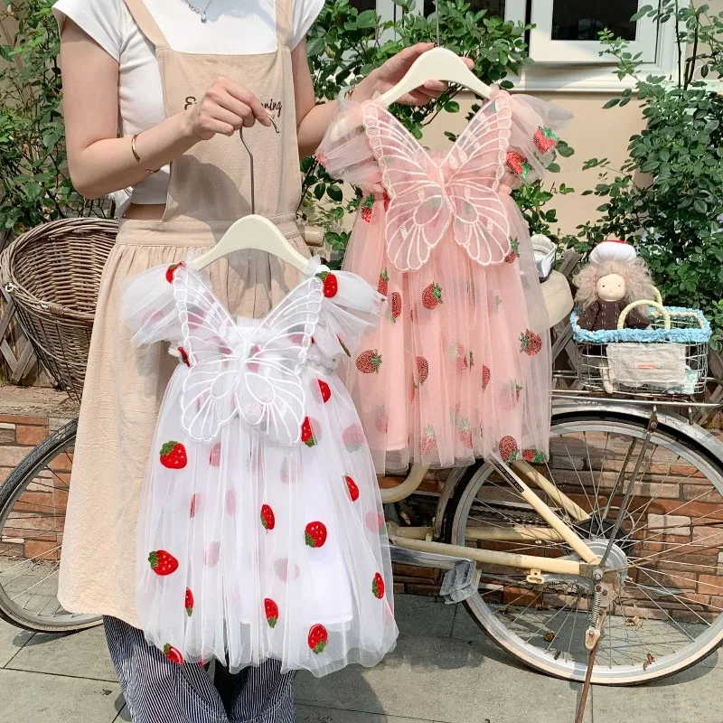 2025 New Children's Summer Angel Wings Suspender Dress Girls Strawberry Embroidered Gauze Sweet Princess Dress Wholesale
2025 New Children's Summer Angel Wings Suspender Dress Girls Strawberry Embroidered Gauze Sweet Princess Dress Wholesale