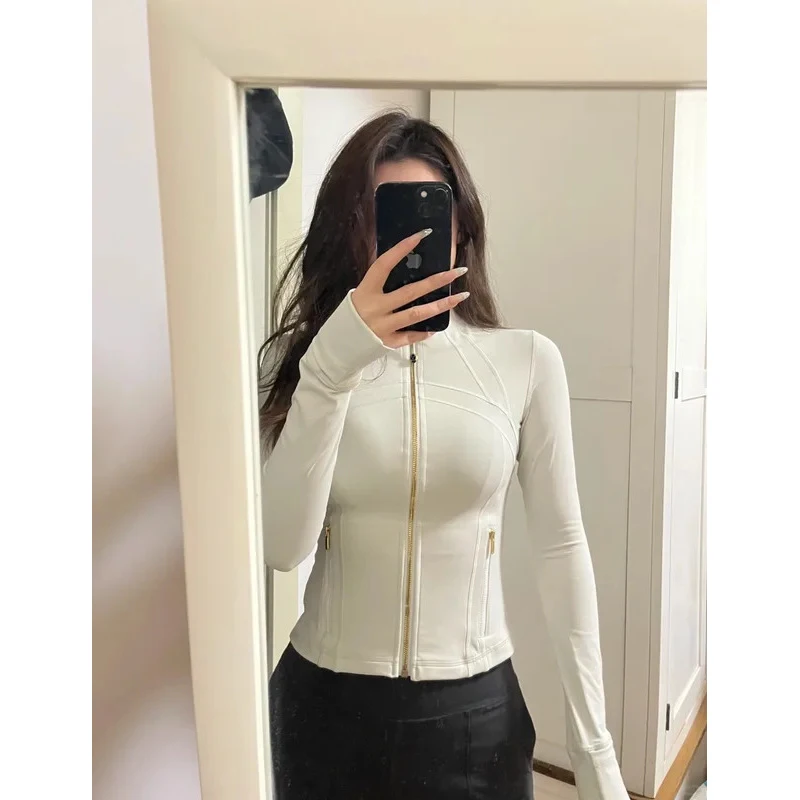2026 Short silver zipper stand up collar jacket for waist slimming yoga women's outerwear, sun protection, quick drying,
2026 Short silver zipper stand up collar jacket for waist slimming yoga women's outerwear, sun protection, quick drying,