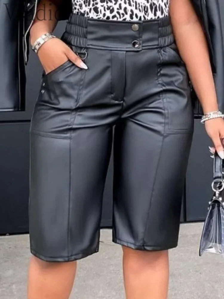 Women's Faux Leather Shorts High Waist Loose Wide Leg Knee Length Casual Streetwear Shorts with Pocket
Women's Faux Leather Shorts High Waist Loose Wide Leg Knee Length Casual Streetwear Shorts with Pocket