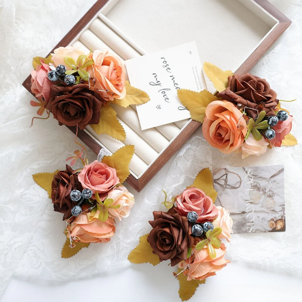 Roes Flower Boutonniere Hombre and Wrist Corsage Bridesmaid set for Wedding Homecoming Party Marriage Couple Wedding Props
Roes Flower Boutonniere Hombre and Wrist Corsage Bridesmaid set for Wedding Homecoming Party Marriage Couple Wedding Props