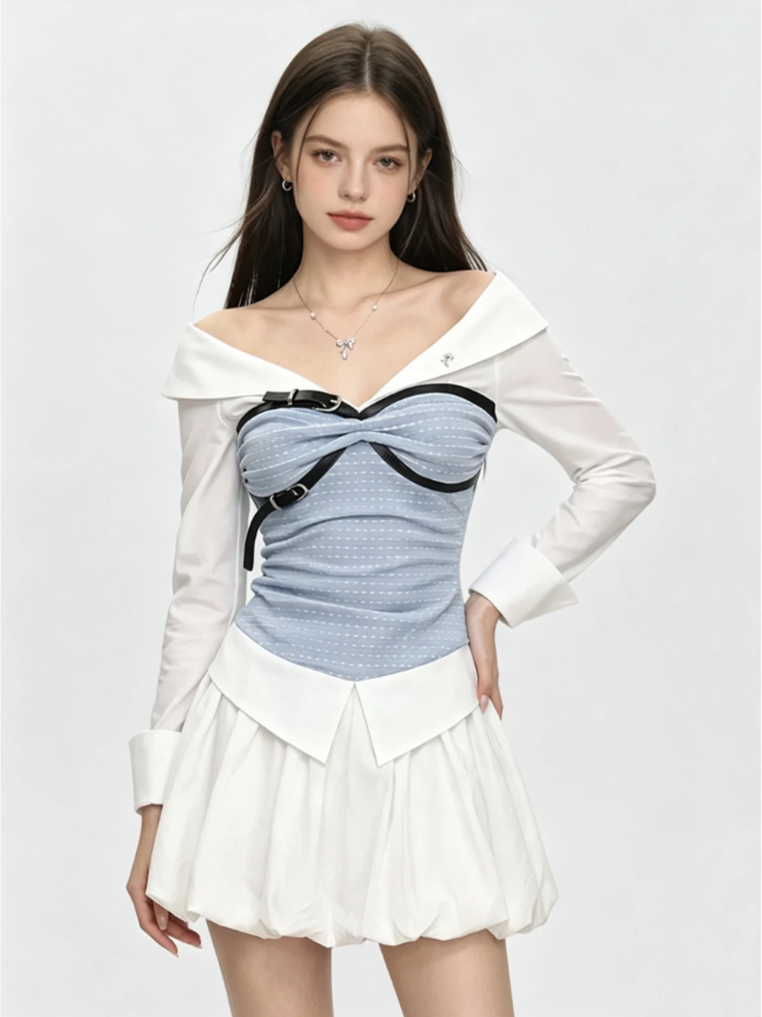 Women's Korean Style Patchwork V-Neck T-Shirt Vintage Aesthetic Y2K Gyaru Slim Fit Long Sleeve Top for Women Spring Summer 2026
Women's Korean Style Patchwork V-Neck T-Shirt Vintage Aesthetic Y2K Gyaru Slim Fit Long Sleeve Top for Women Spring Summer 2026