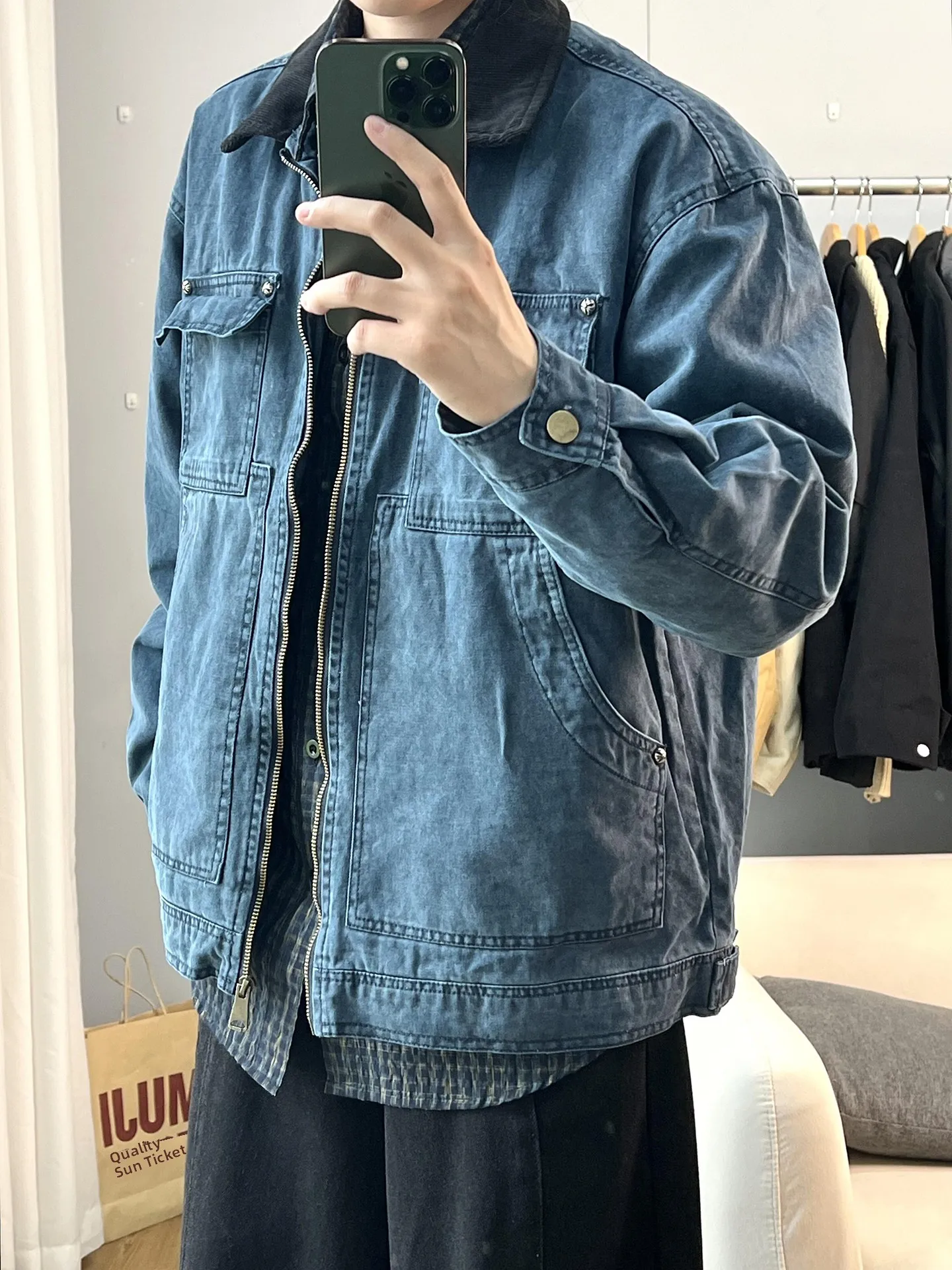 Синяя рабочая куртка Detroit Workwear для мужчин, осенняя, в американском ретро-стиле, модная, из выстиранного канваса, короткая джинсовая куртка, износостойкая, с длинными рукавами.
Синяя рабочая куртка Detroit Workwear для мужчин, осенняя, в американском ретро-стиле, модная, из выстиранного канваса, короткая джинсовая куртка, износостойкая, с длинными рукавами.